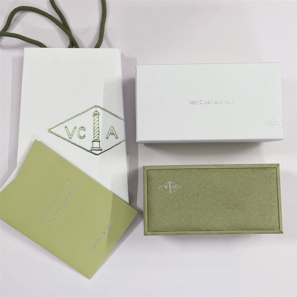 ??Loco?¡¥VA CLOVER BRACELET NECKLACE RING BOX GIFT BAG