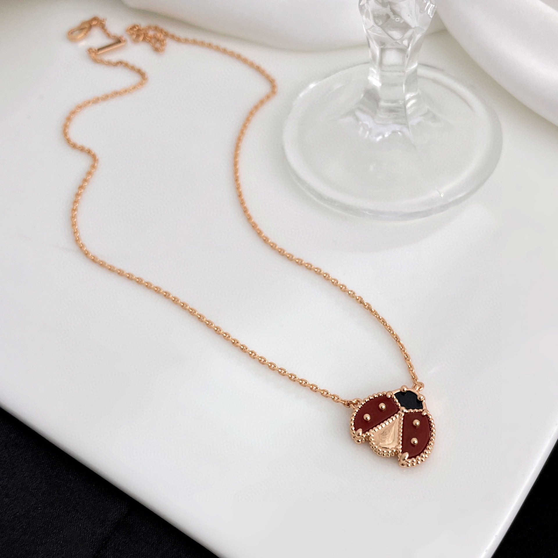 ??Loco?¡¥LUCKY  CARNELIANS LADYBUG NECKLACE