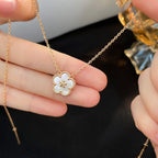 ??Loco?¡¥LUCKY  WHITE MOP  PLUM BLOSSOM NECKLACE