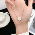 ??Loco?¡¥LUCKY  WHITE MOP  PLUM BLOSSOM NECKLACE