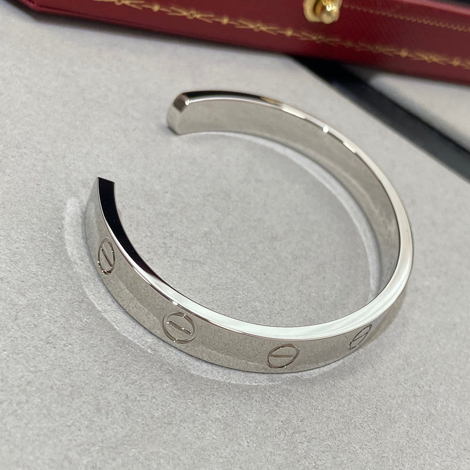 ??Loco?¡¥LOVE BRACELET 6.1MM 1 DIAMOND OPEN CUFF