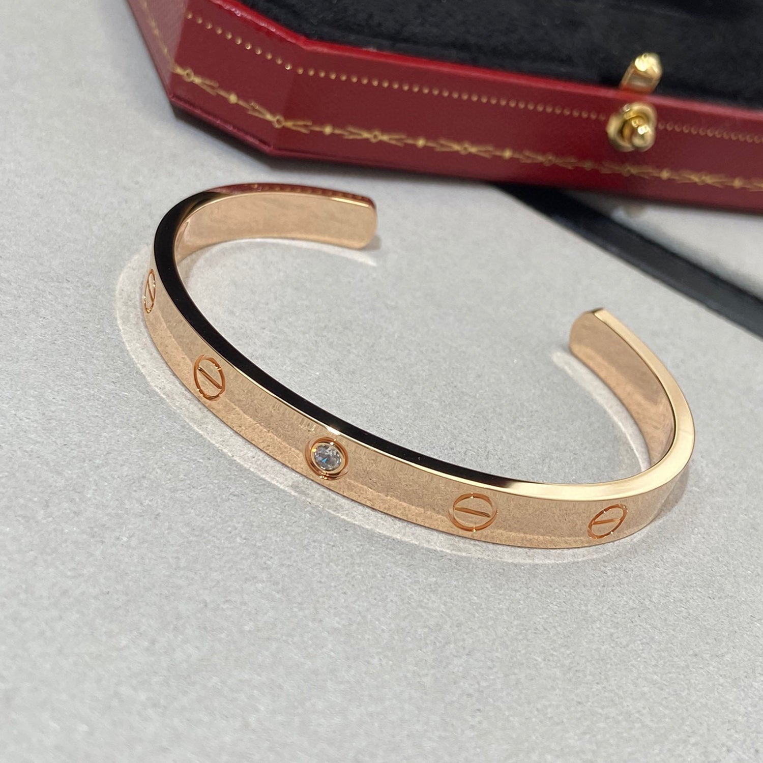 ??Loco?¡¥LOVE BRACELET 6.1MM 1 DIAMOND OPEN CUFF