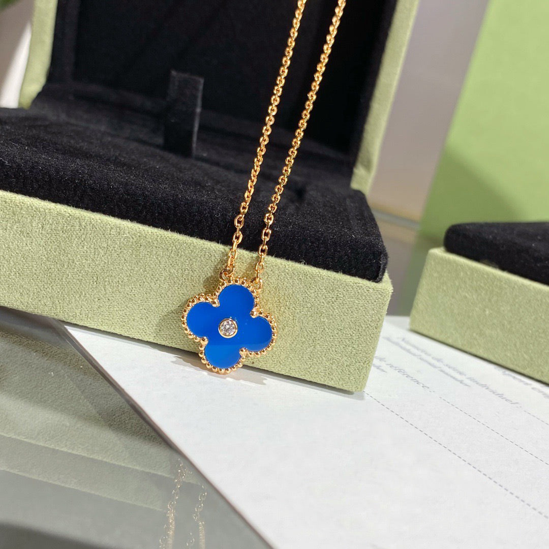 ??Loco?¡¥CLOVER 15MM DIAMOND AND BLUE AGATE NECKLACE