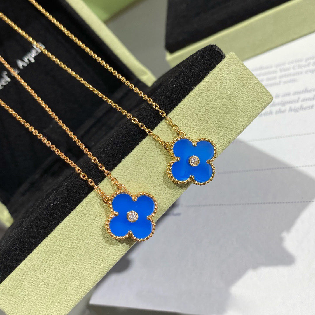 ??Loco?¡¥CLOVER 15MM DIAMOND AND BLUE AGATE NECKLACE