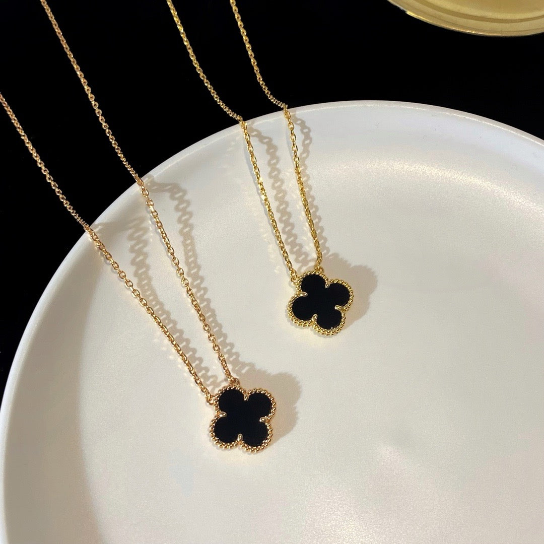 ??Loco?¡¥CLOVER 15MM BLACK ONYX SINGLE FLOWER NECKLACE