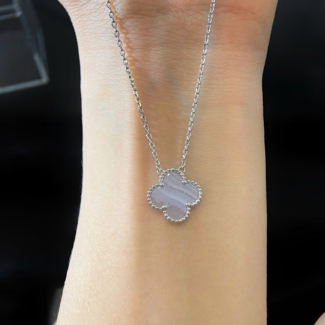 ??Loco?¡¥CLOVER 15MM BLUE CHALCEDONY NECKLACE SILVER