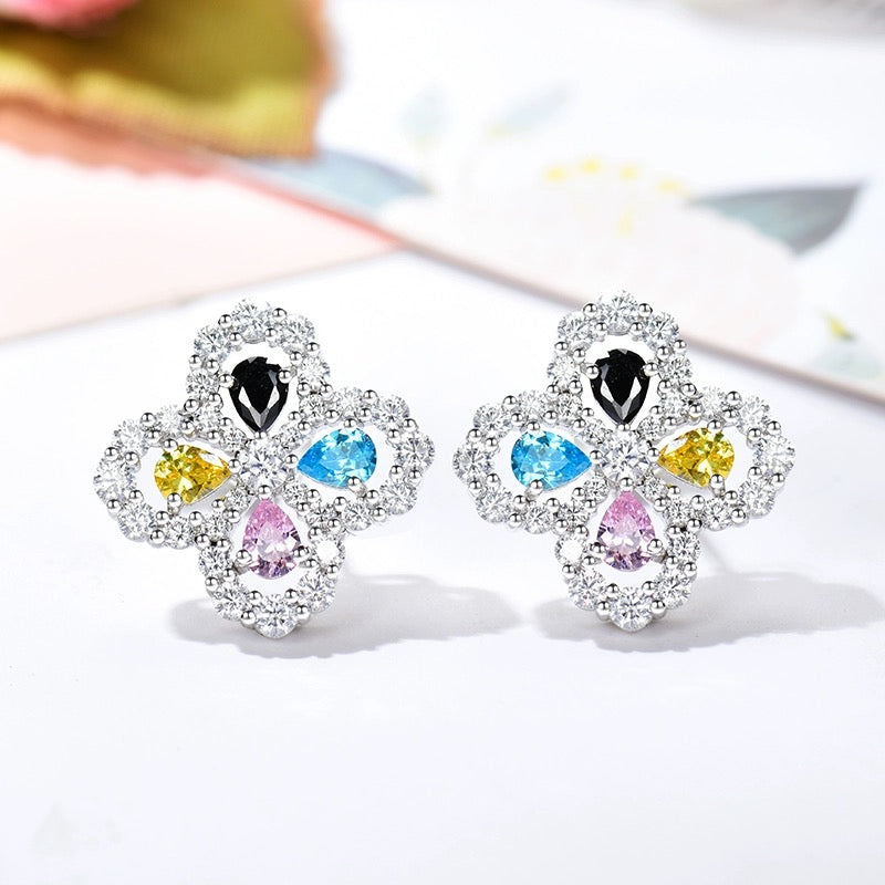 ??Loco?¡¥LOOP EARRINGS FULL MOTIF DIAMOND 16MM