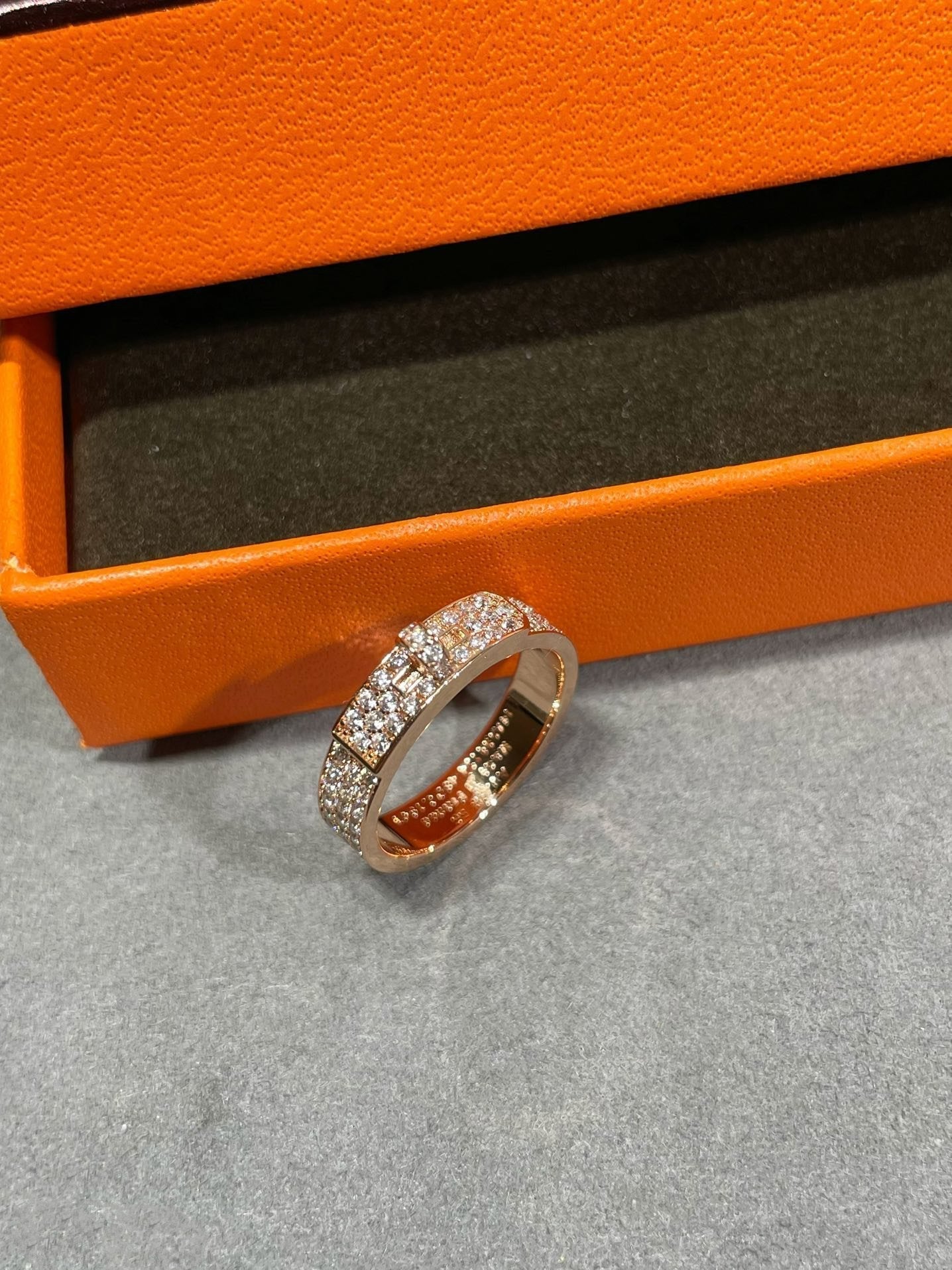 ??Loco?¡¥KELLY PINK GOLD DIAMOND RING