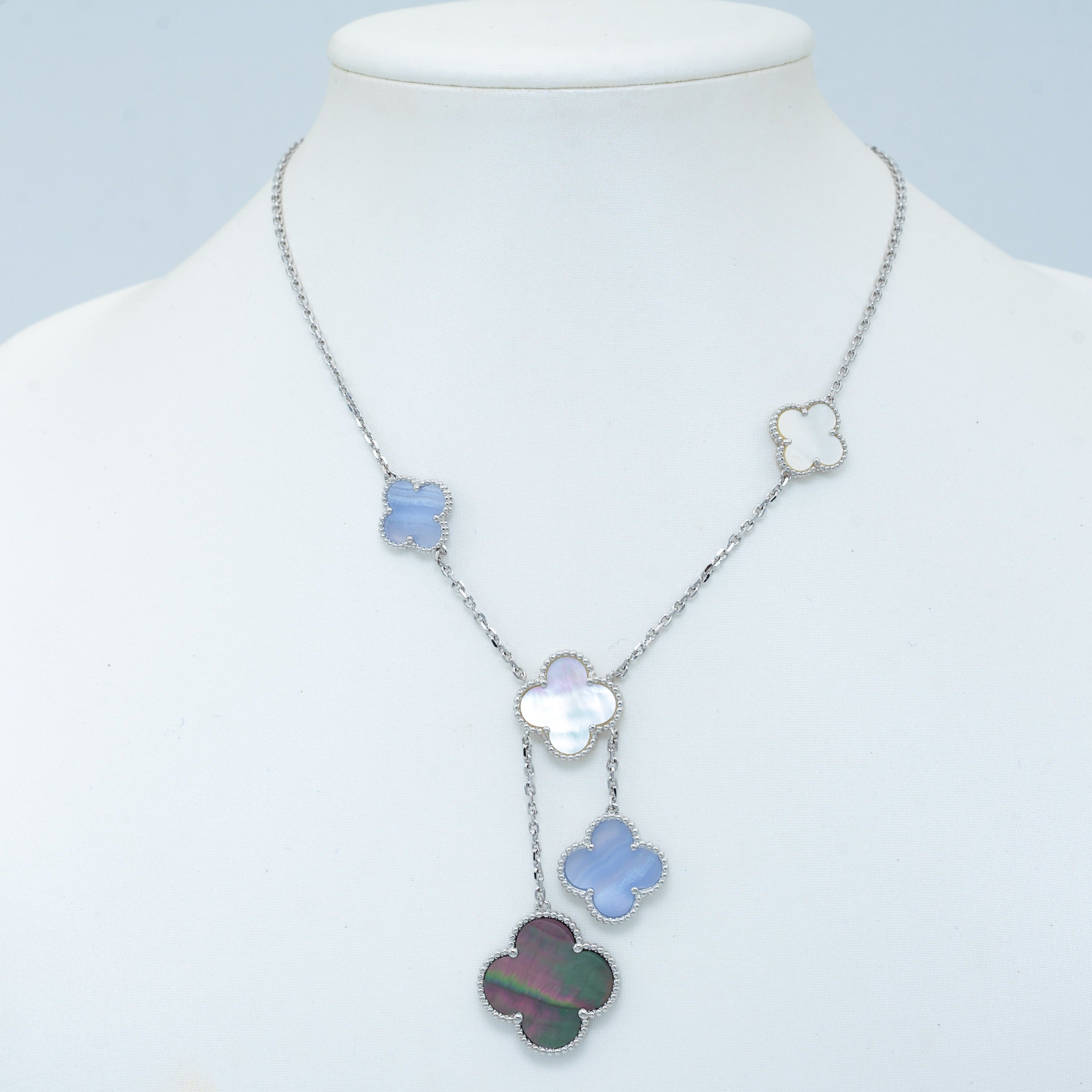??Loco?¡¥CLOVER MOP CHALCEDONY NECKLACE SILVER 6 MOTIF