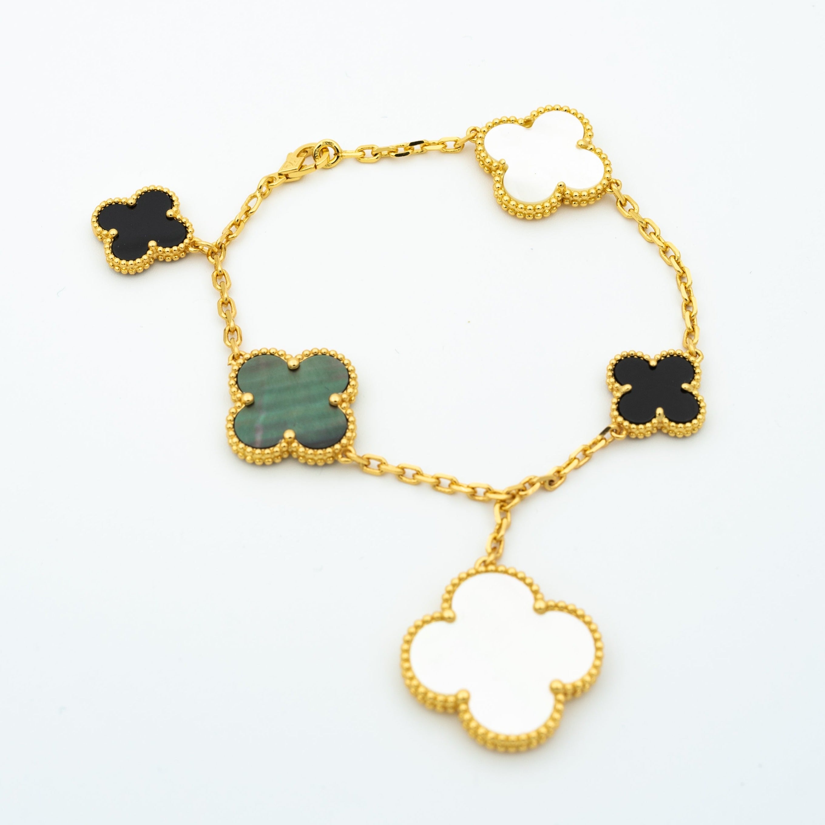 ??Loco?¡¥CLOVER BRACELET 5 MOTIFS ONYX MOP