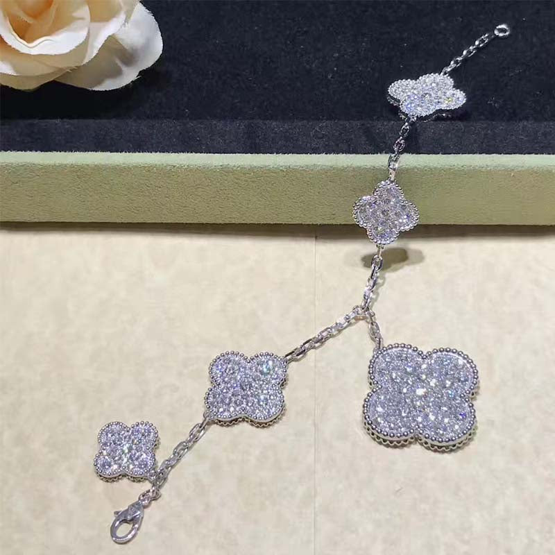 ??Loco?¡¥CLOVER 6 MOTIFS SILVER DIAMOND BRACELET