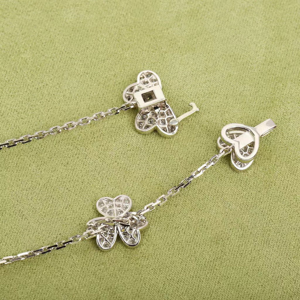 ??Loco?¡¥FRIVOLE SILVER 9 FLOWERS NECKLACE