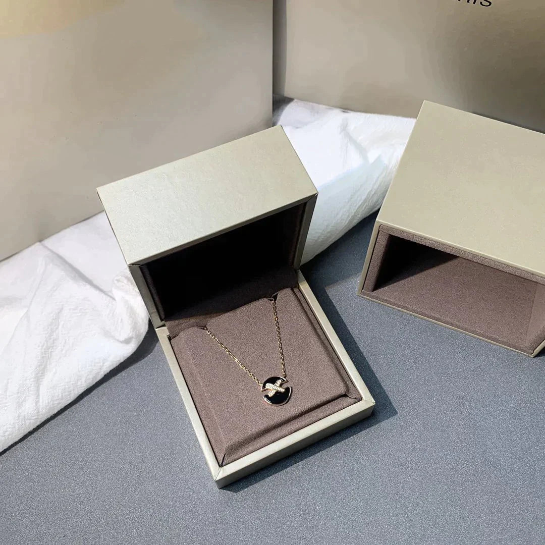 ??Loco?¡¥JEUX DE ROSE GOLD DIAMOND NECKLACE