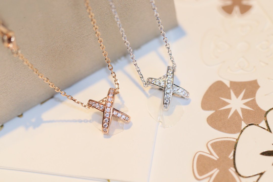 ??Loco?¡¥JEUX DE DIAMOND NECKLACE
