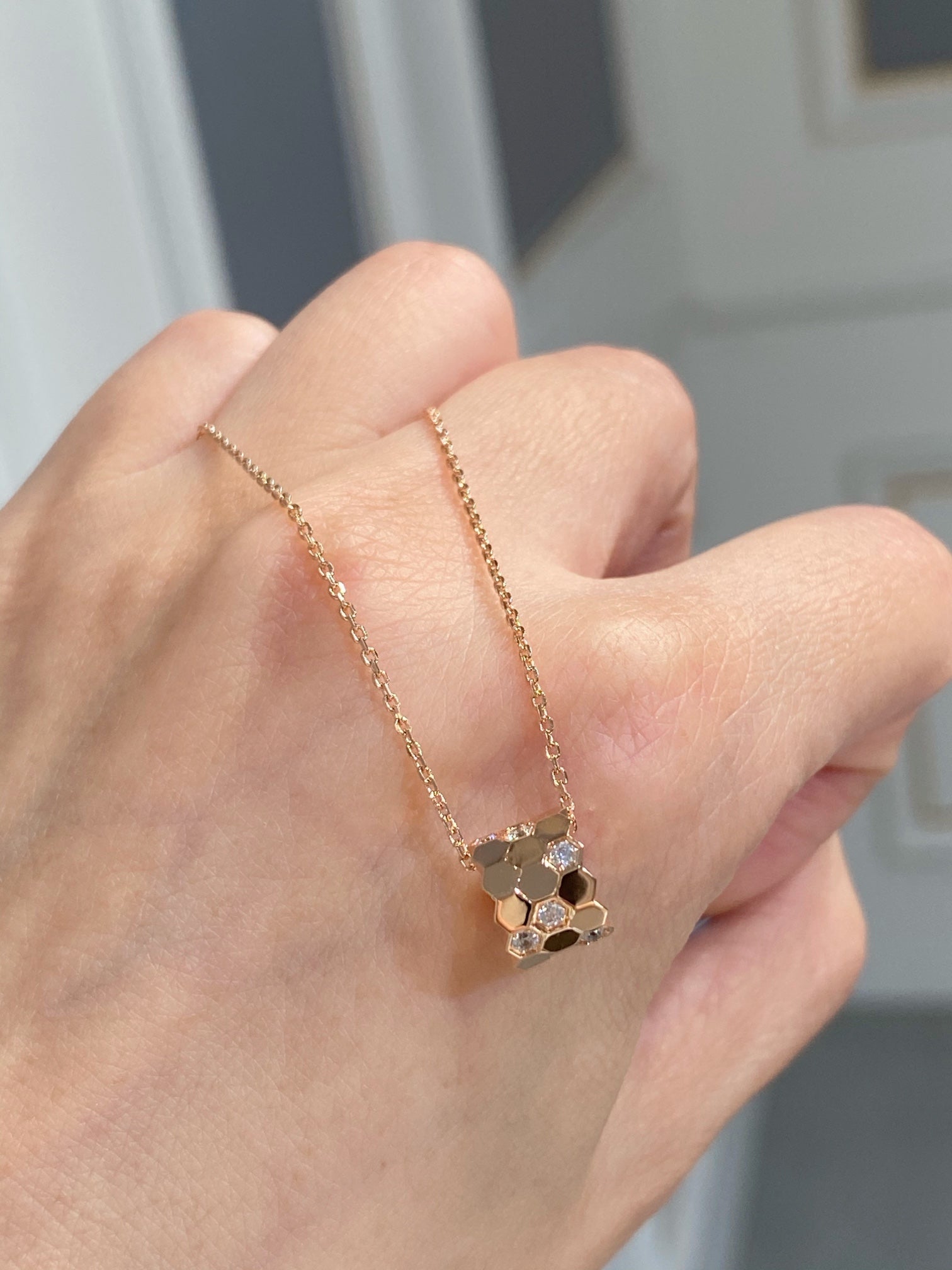 ??Loco?¡¥BEE LOVE DIAMOND NECKLACE