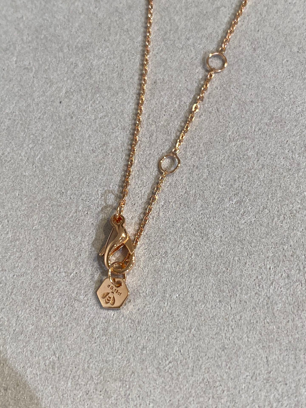 ??Loco?¡¥BEE LOVE DIAMOND NECKLACE
