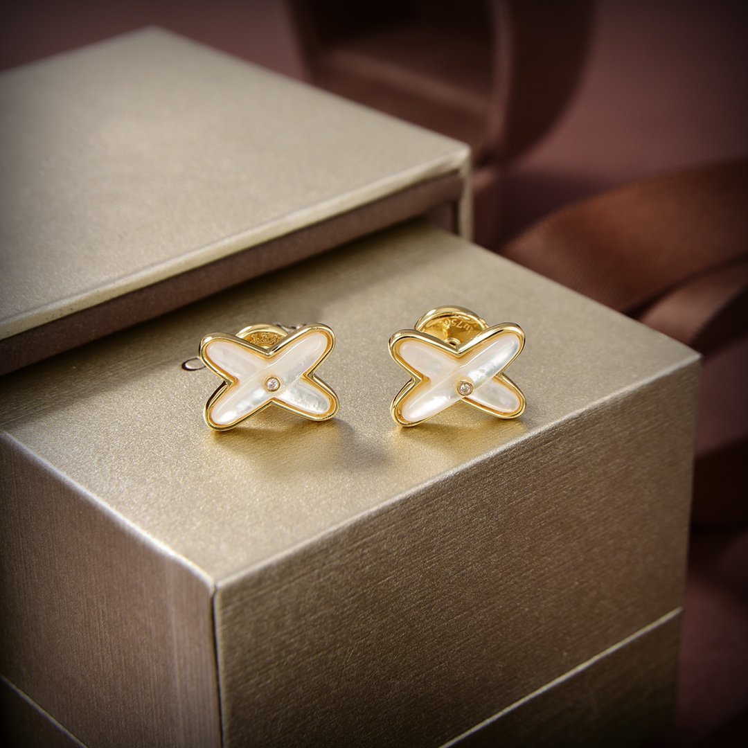 ??Loco?¡¥JEUX DE WHITE MOP GOLD DIAMOND EARRINGS