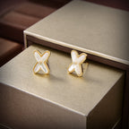 ??Loco?¡¥JEUX DE WHITE MOP GOLD DIAMOND EARRINGS