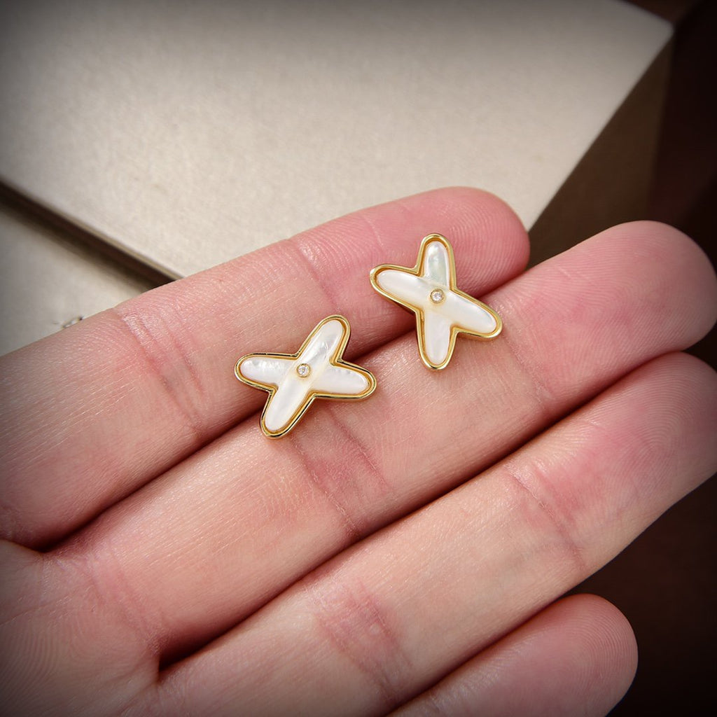 ??Loco?¡¥JEUX DE WHITE MOP GOLD DIAMOND EARRINGS