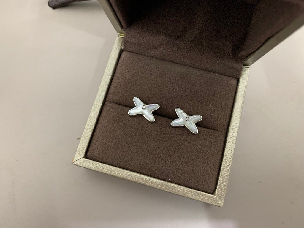 ??Loco?¡¥JEUX DE WHITE MOP SILVER DIAMOND EARRINGS