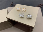 ??Loco?¡¥JEUX DE WHITE MOP SILVER DIAMOND EARRINGS