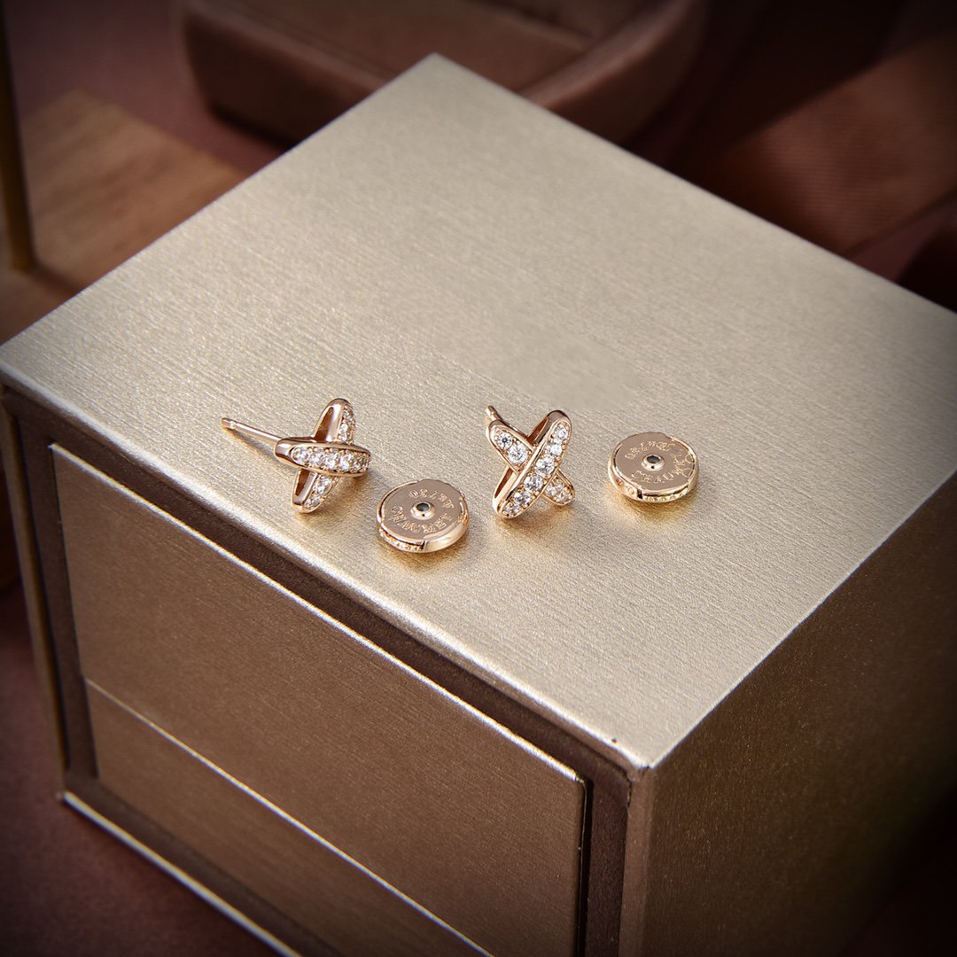??Loco?¡¥JEUX DE GOLD DIAMOND EARRINGS