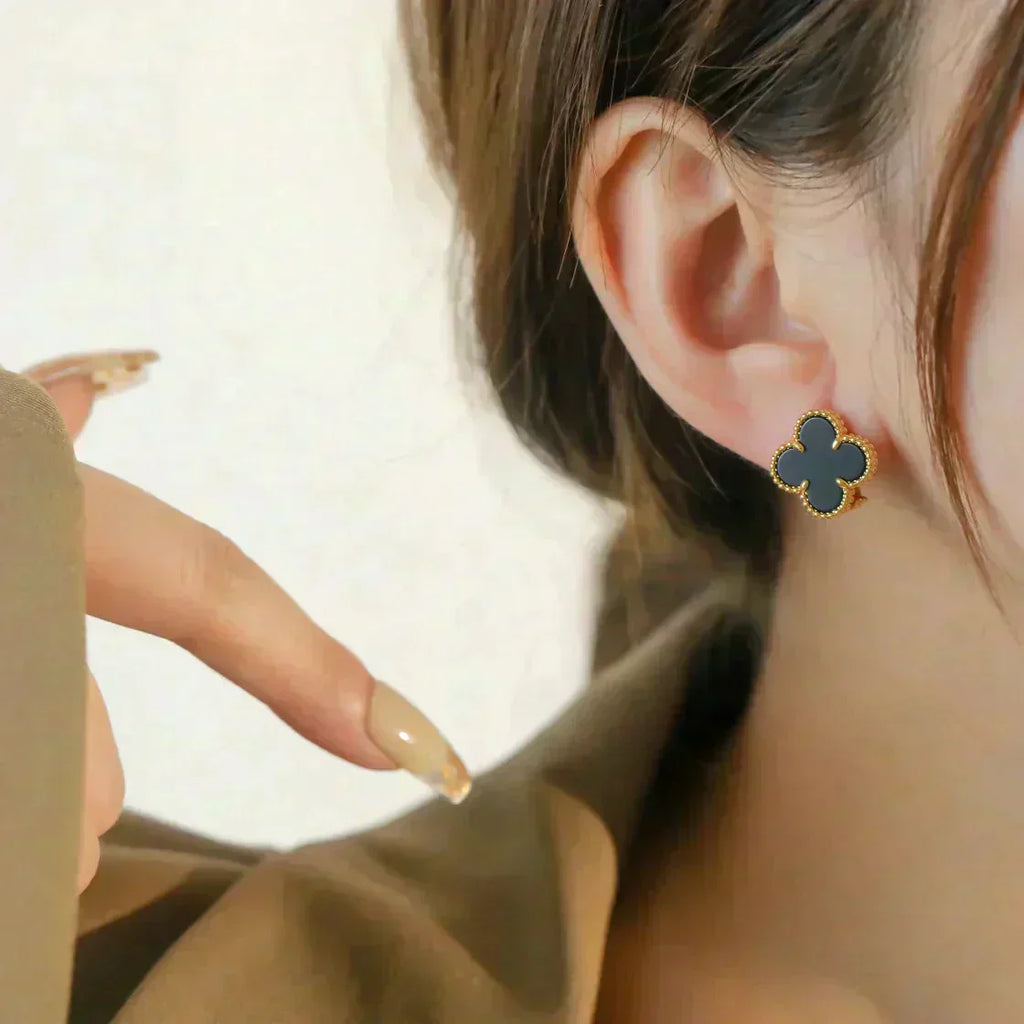 ??Loco?¡¥CLOVER MEDIUM 1 MOTIFS  ONYX STUD EARRINGS