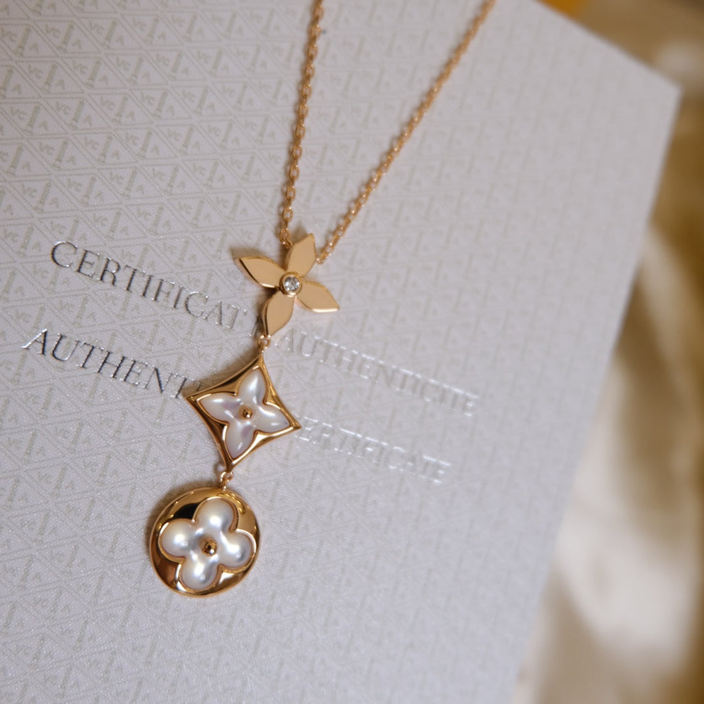 ??Loco?¡¥COLOR BLOSSOM LARIAT NECKLACE PINK GOLD WHITE MOTHER PEARL AND DIAMOND
