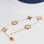 ??Loco?¡¥LEAF CLOVER BRACELET