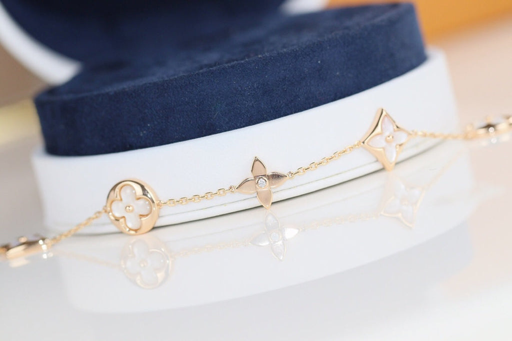 ??Loco?¡¥LEAF CLOVER BRACELET