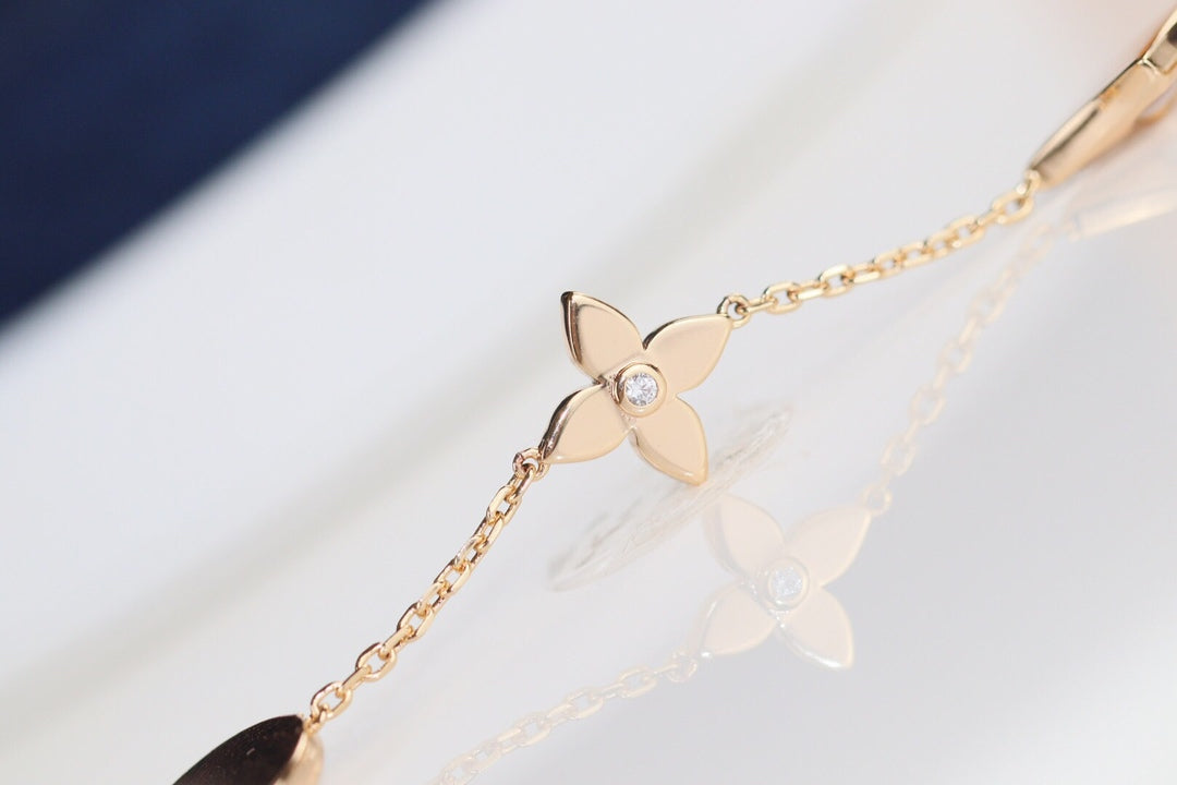 ??Loco?¡¥LEAF CLOVER BRACELET
