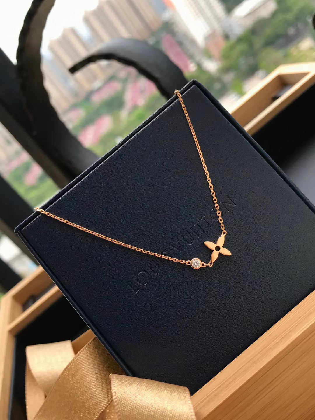 ??Loco?¡¥BLOSSOM PENDANT PINK GOLD AND DIAMOND