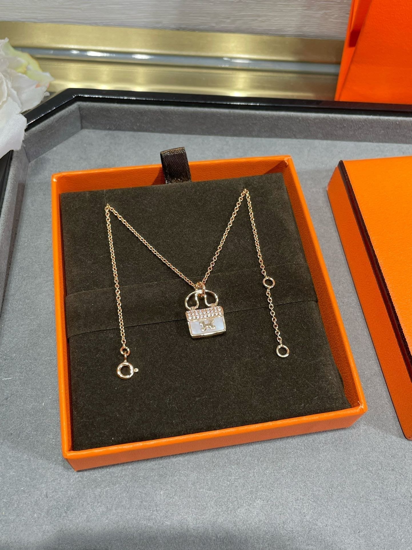 ??Loco?¡¥H CIRCE MOISSANITE PENDANT NECKLACE GOLD