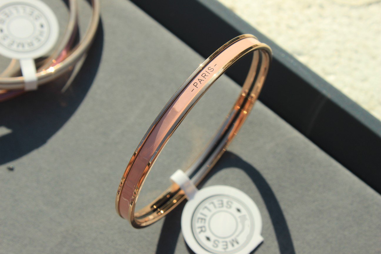 ??Loco?¡¥HM UNI BANGLE BAG