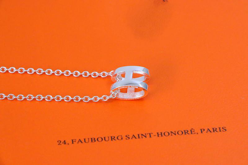 ??Loco?¡¥HM NECKLACE H LETTER OVAL SERIES
