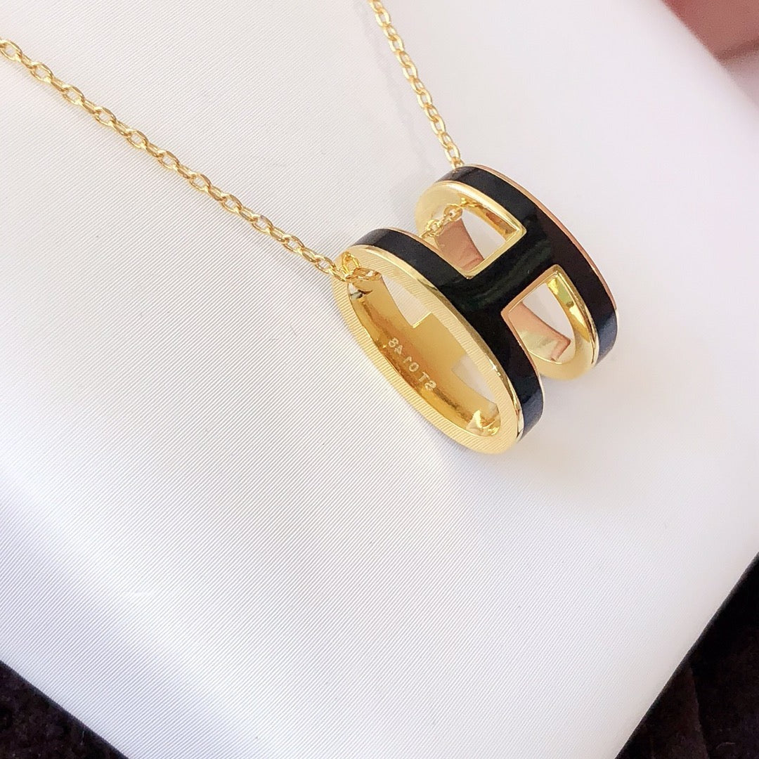 ??Loco?¡¥HM CLIC BLACK ENAMEL GOLD NECKLACE
