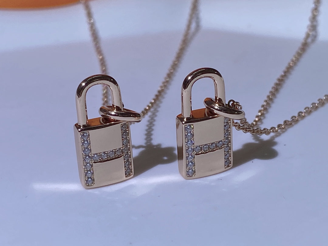 ??Loco?¡¥HM ADVANCED NICHE LOCK HEAD NECKLACE DIAMONDS