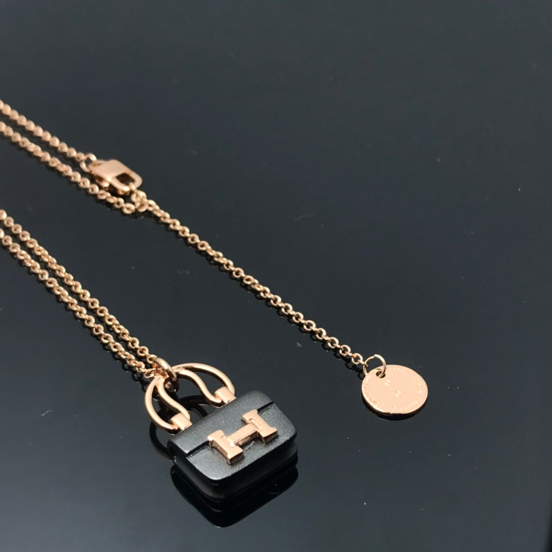 ??Loco?¡¥WOMEN'S HM AMULETTES CONSTANCE PENDANT NECKLACE