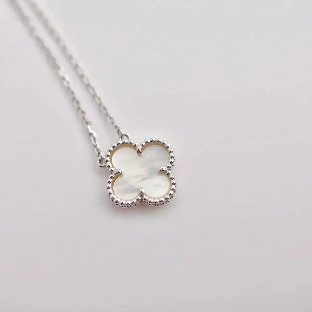 ??Loco?¡¥CLOVER  15MM WHITE MOTHER-OF-PEARL SILVER