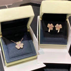 ??Loco?¡¥FRIVOLE PINK GOLD FLOWER DIAMOND EARRINGS