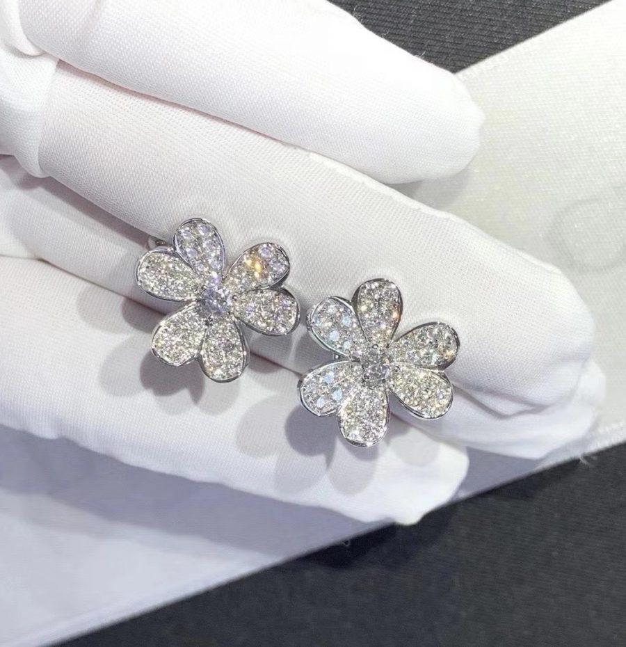 ??Loco?¡¥FRIVOLE SILVER FLOWER DIAMOND EARRINGS