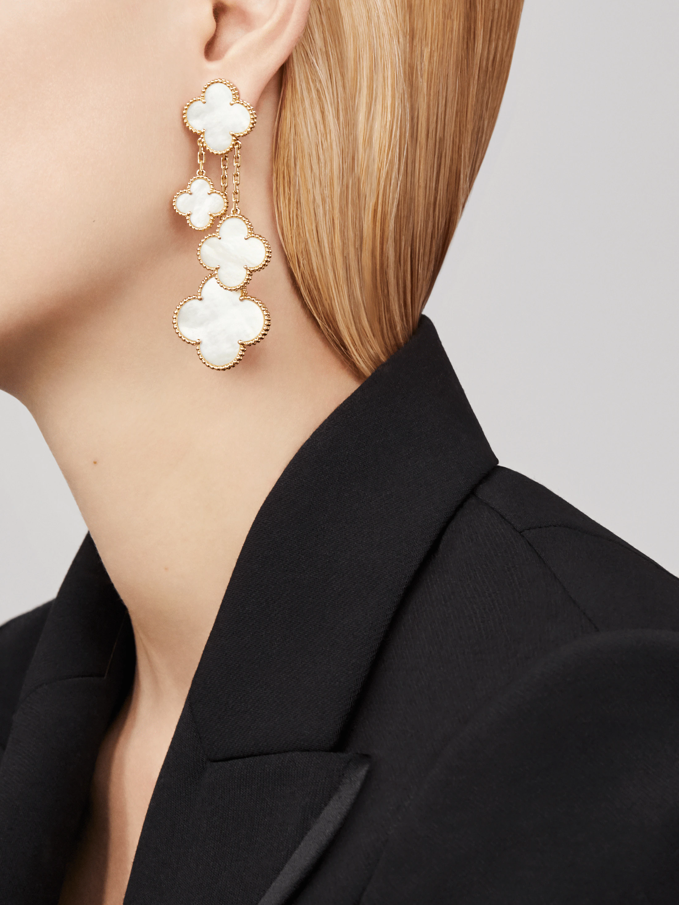 ??Loco?¡¥CLOVER EARRINGS WHITE MOP 4 MOTIFS GOLD