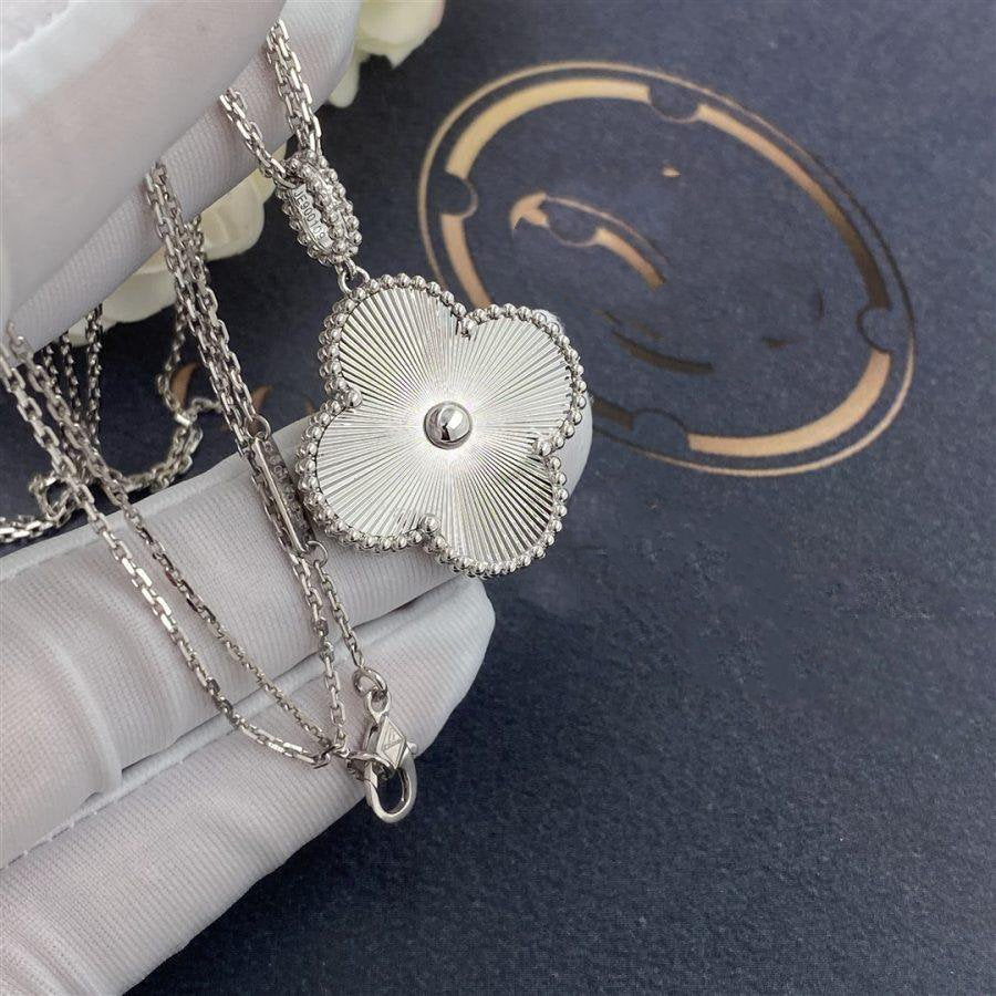 ??Loco?¡¥CLOVER 25MM SILVER BIG CLOVER NECKLACE