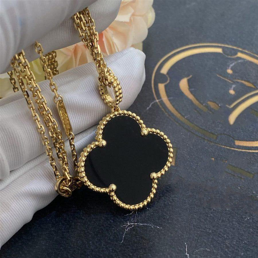 ??Loco?¡¥CLOVER 25MM GOLD ONYX BIG CLOVER NECKLACE