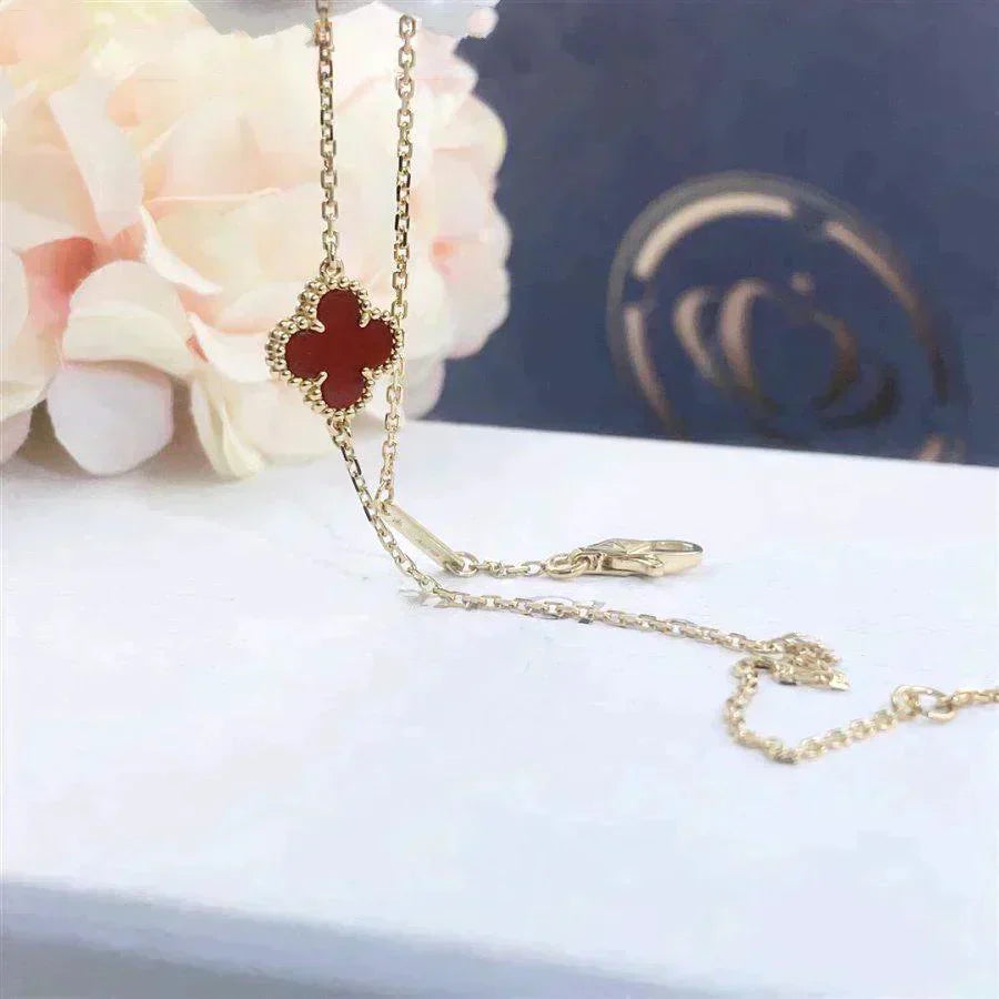??Loco?¡¥CLOVER  CARNELIAN SINGLE FLOWER BRACELET