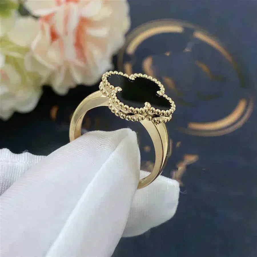 ??Loco?¡¥CLOVER ONYX RING