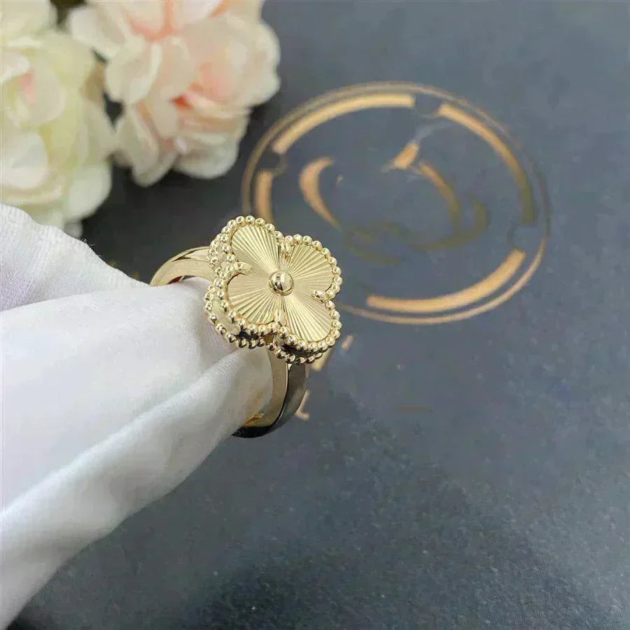 ??Loco?¡¥CLOVER GOLD RING