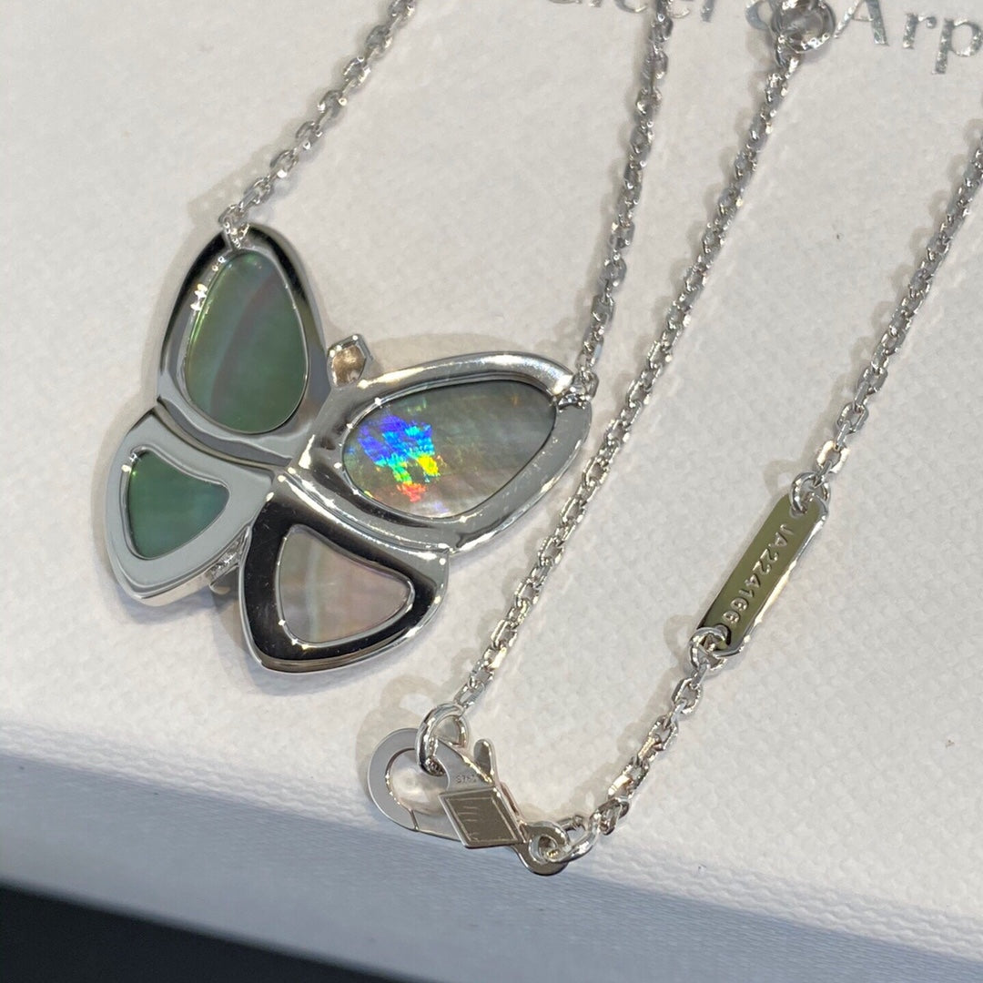 ??Loco?¡¥LARGE BUTTERFLY SILVER PENDANT DIAMOND NECKLACE