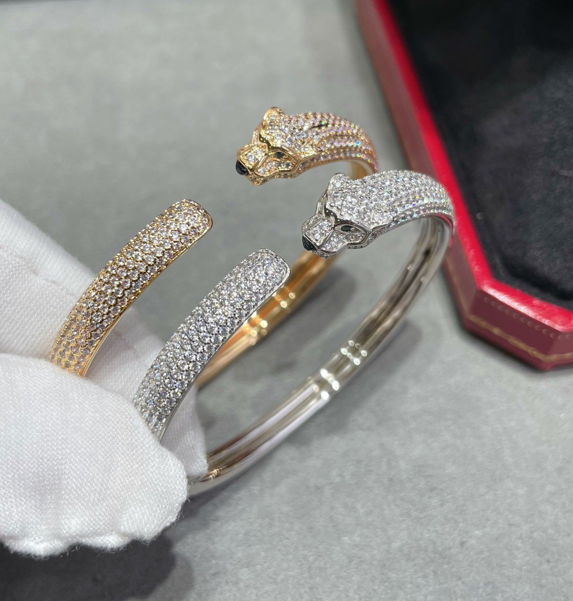 ??Loco?¡¥PANTHERE FULL DIAMOND OPEN BRACELET