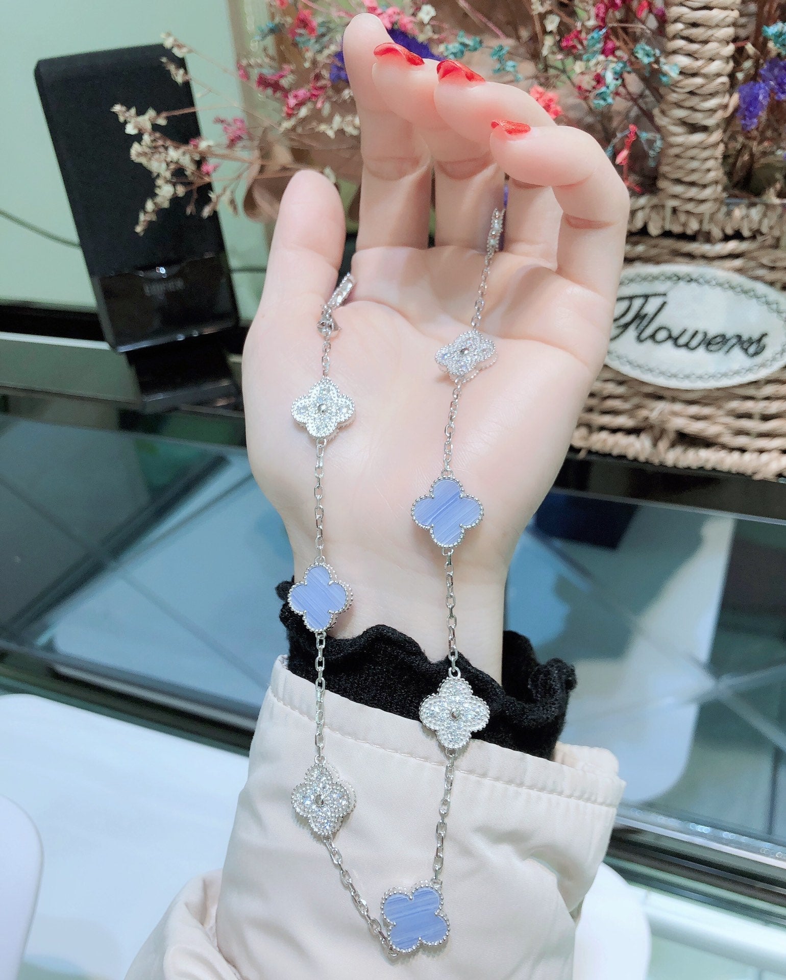 ??Loco?¡¥CLOVER 10 MOTIFS CHALCEDONY DIAMONDS SILVER NECKLACE